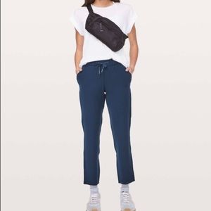 Lululemon On The Fly Pant *Woven 27” True Navy